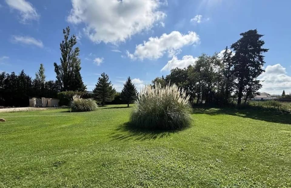 Terrain - Terrain à bâtir  () à Sénas (13), prix 185 500 €