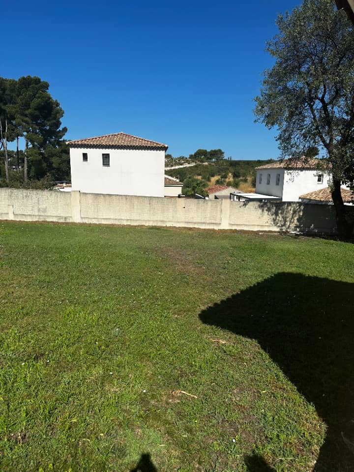 Maison neuve - Terrain à bâtir  () à Les Pennes-Mirabeau (13), prix 490 000 €