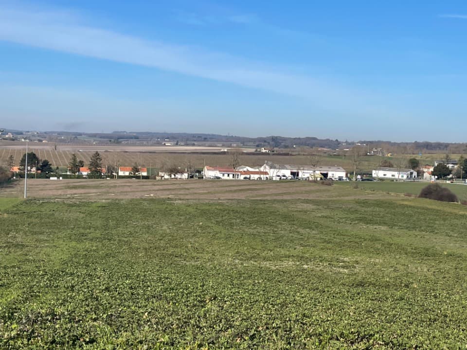 Terrain - Terrain à bâtir Mirambeau (17150) à Mirambeau (17), prix 27 270 €