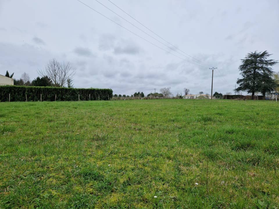 Terrain - Terrain à bâtir Pons (17800) à Pons, prix 30 000 €