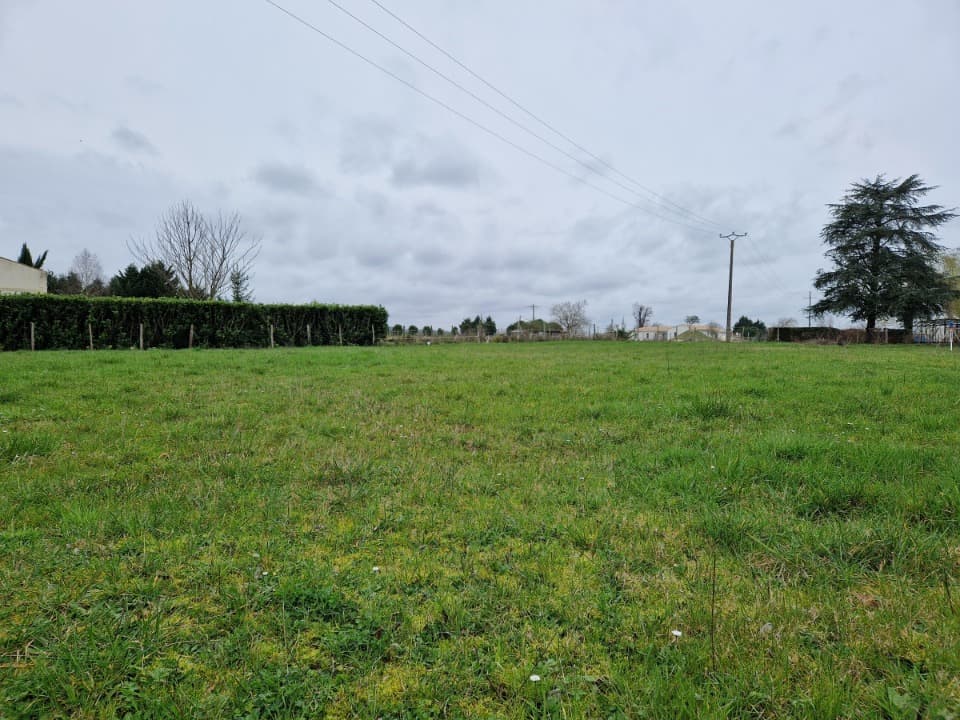 Terrain - Terrain à bâtir Pons (17800) à Pons (17), prix 30 000 €