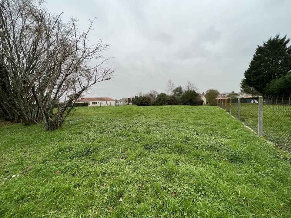 Terrain - Terrain à bâtir Jonzac (17500) à Jonzac (17), prix 35 000 €