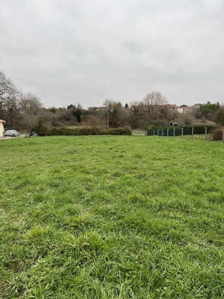 Terrain - Terrain à bâtir Montlieu-la-Garde (17210) à Montlieu-la-Garde (17), prix 34 000 €