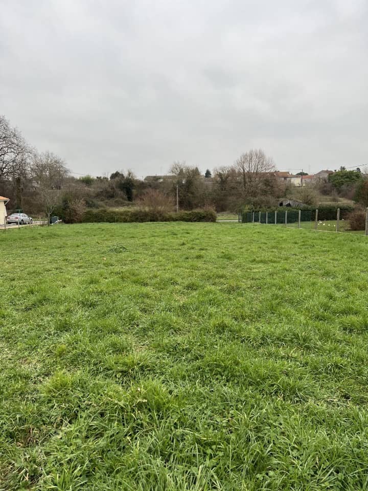 Terrain - Terrain à bâtir Montlieu-la-Garde (17210) à Montlieu-la-Garde (17), prix 30 000 €