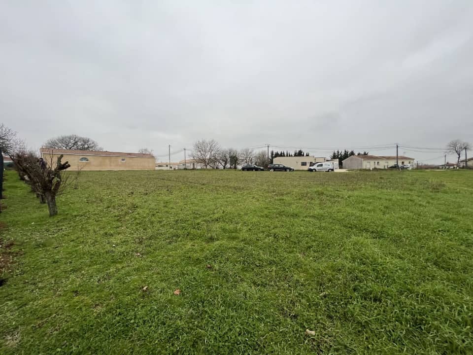 Terrain - Terrain à bâtir Montguyon (17270) à Montguyon, prix 25 000 €