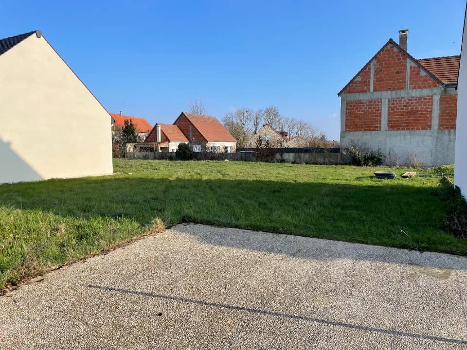 Terrain - Terrain à bâtir  () à Russy-Bémont (60), prix 103 000 €