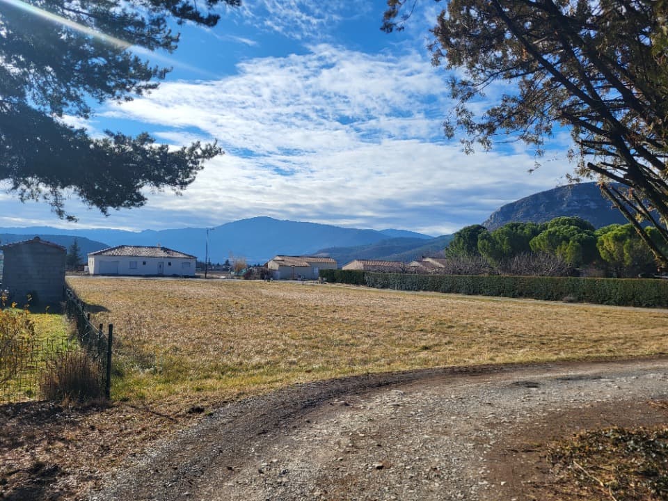 Terrain - Terrain à bâtir () à Laragne-Montéglin (53), prix 110 000 €