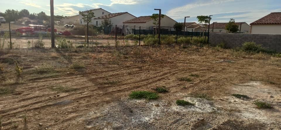 Terrain - Terrain à bâtir () à Pouzolles (34), prix 87 300 €