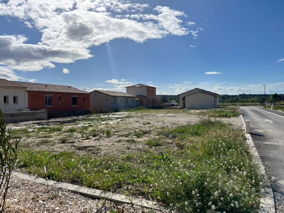 Terrain - Terrain à bâtir  () à Courthézon (84), prix 96 900 €