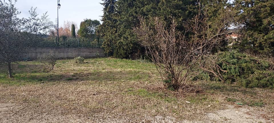 Terrain - Terrain à bâtir  () à Lauris (84), prix 147 000 €