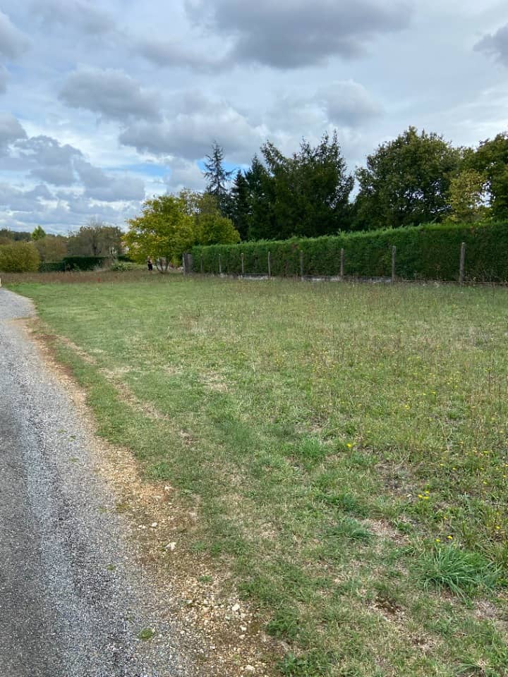 Terrain - Terrain à bâtir  () à Brie, prix 62 160 €