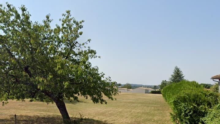 Terrain - Terrain à bâtir Saint-Yrieix-sur-Charente (16710) à Saint-Yrieix-sur-Charente (16), prix 48 500 €