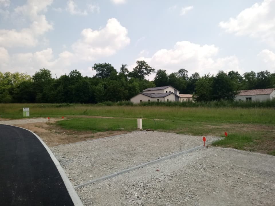 Terrain - Terrain à bâtir () à Nersac (16), prix 32 000 €