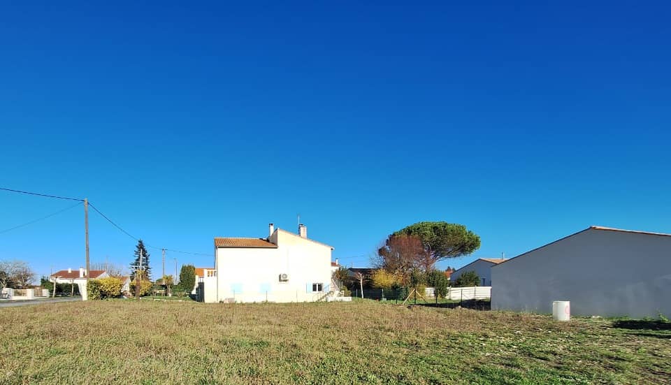 Terrain - Terrain à bâtir () à Semussac, prix 77 000 €