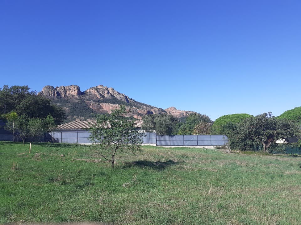 Terrain - Terrain à bâtir Roquebrune-sur-Argens (83520) à Roquebrune-sur-Argens (83), prix 260 000 €