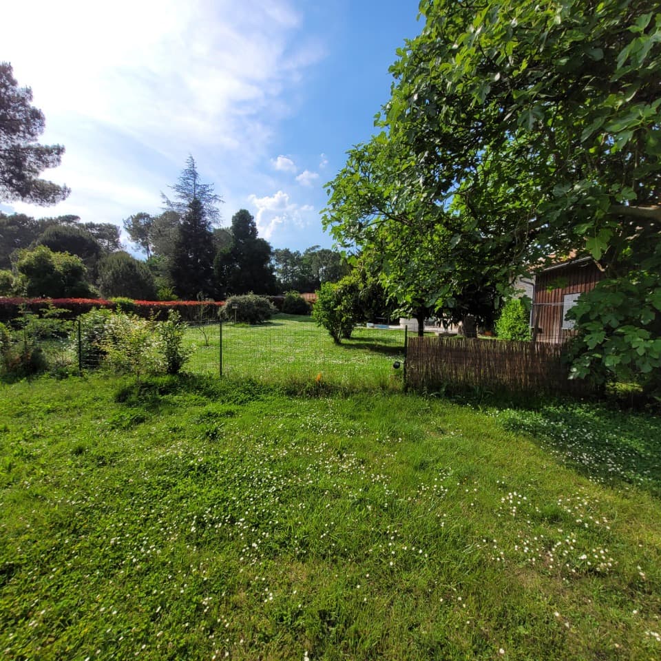 Terrain - Terrain à bâtir Saint-Louis-de-Montferrand (33440) à Saint-Louis-de-Montferrand (33), prix 1 050 000 €