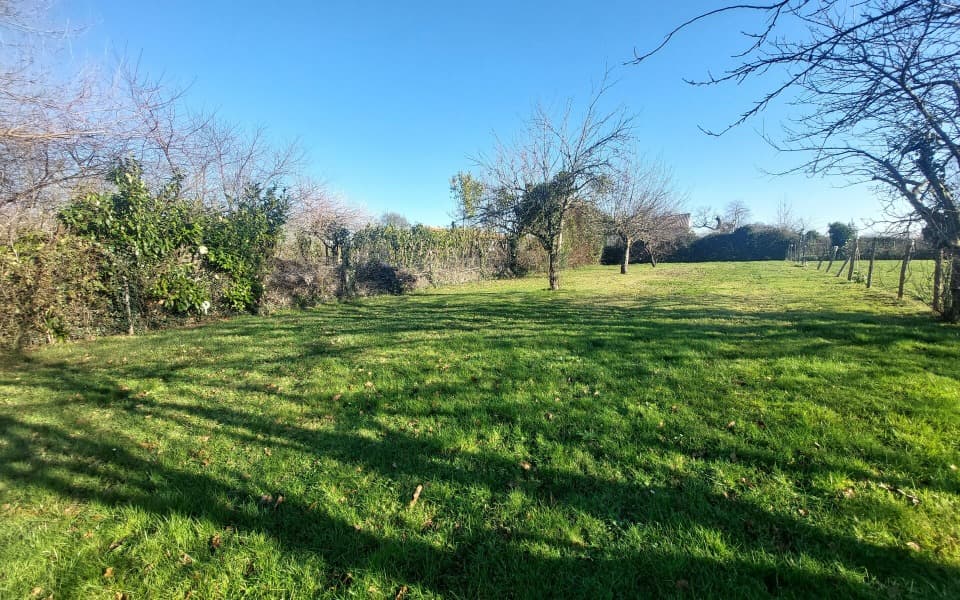 Terrain - Terrain à bâtir () à Luchat (17), prix 41 828 €