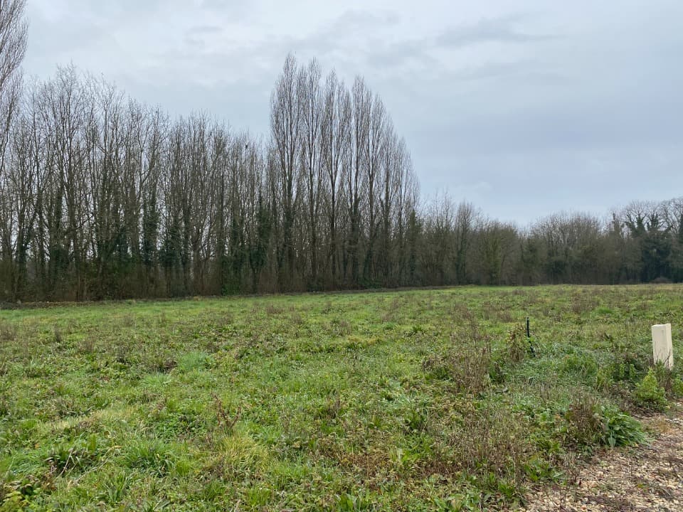 Terrain - Terrain à bâtir () à Montpellier-de-Médillan (17), prix 42 000 €