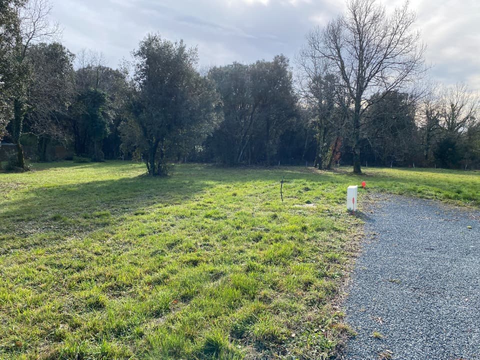 Terrain - Terrain à bâtir Saint-Vaize (17100) à Saint-Vaize (17), prix 34 500 €
