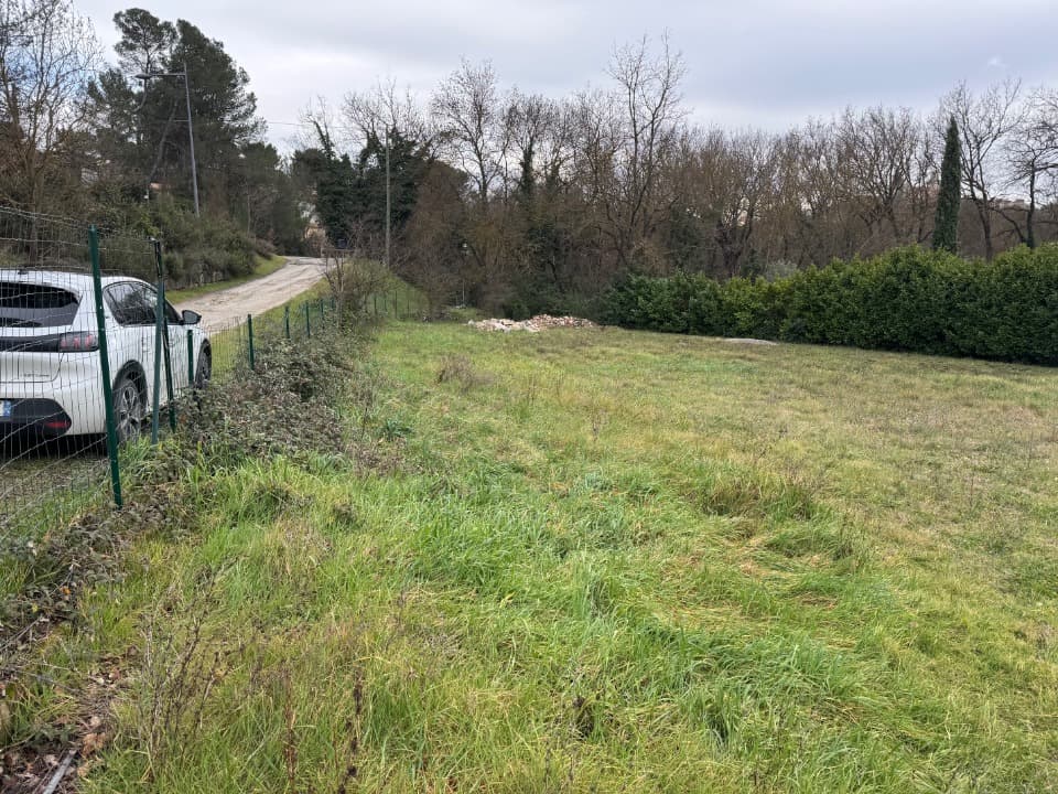 Terrain - Terrain à bâtir  () à Fuveau (13), prix 210 000 €