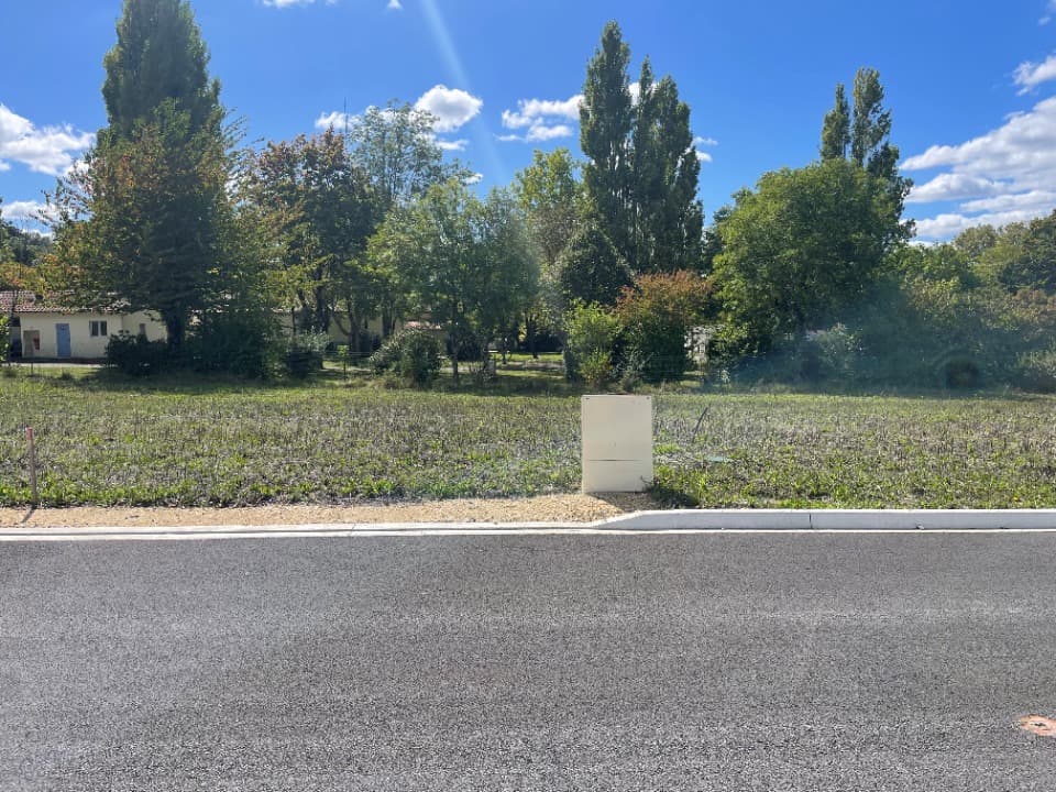 Terrain - Terrain à bâtir Bayon-sur-Gironde (33710) à Bayon-sur-Gironde (33), prix 45 000 €