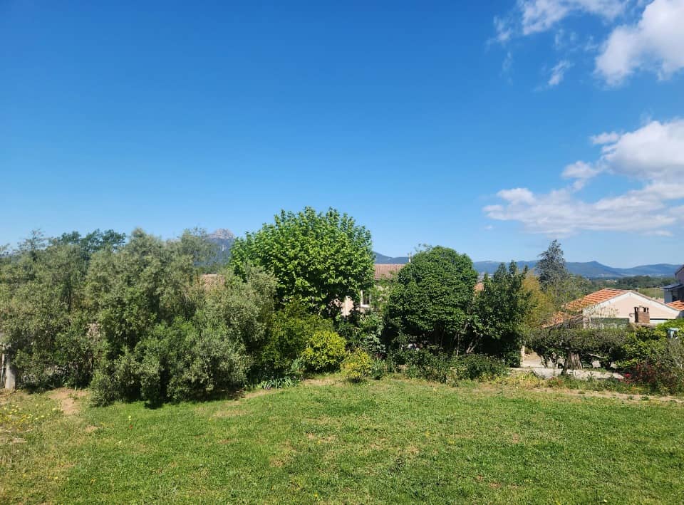 Maison neuve - Terrain à bâtir  () à La Moutonne (83), prix 698 000 €