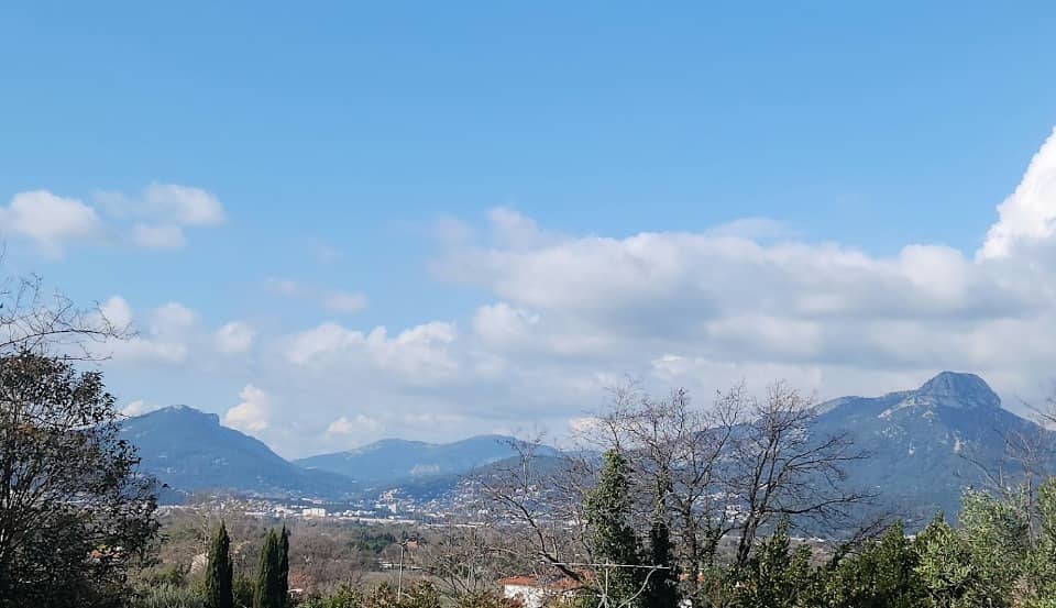 Terrain - Terrain à bâtir  () à La Moutonne (83), prix 320 000 €