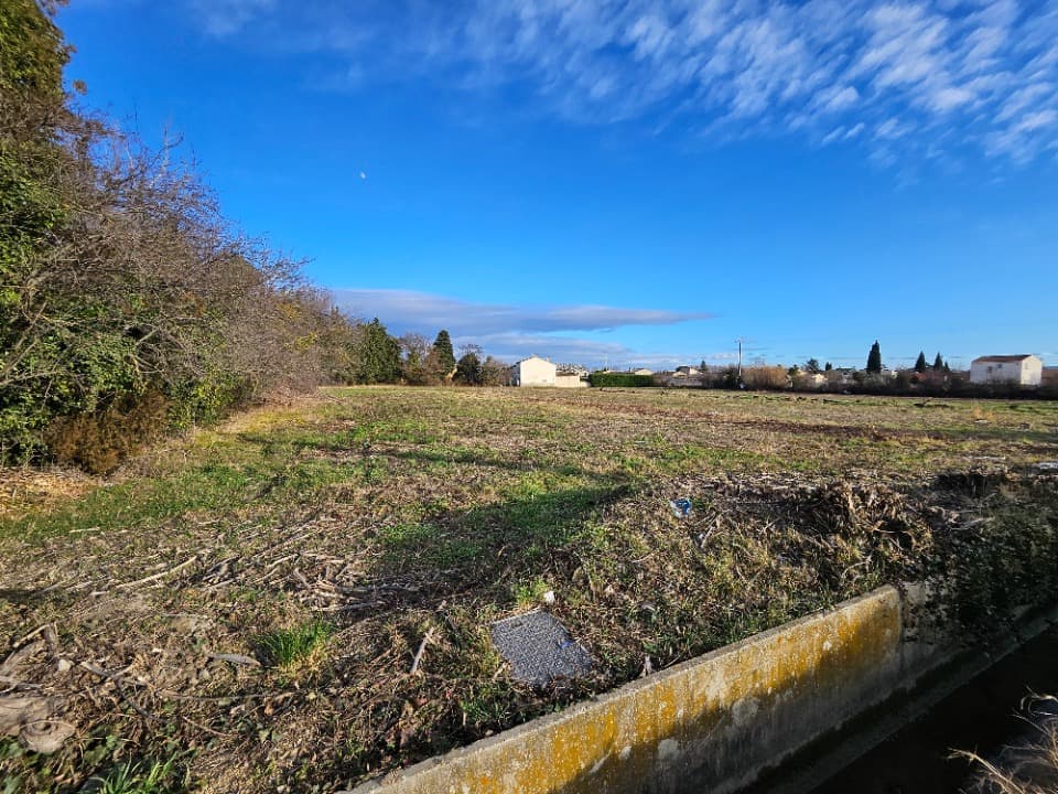 Terrain - Terrain à bâtir () à Sénas (13), prix 154 900 €