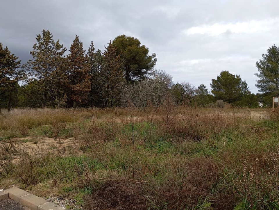 Terrain - Terrain à bâtir () à Saint-Mitre-les-Remparts (13), prix 240 000 €