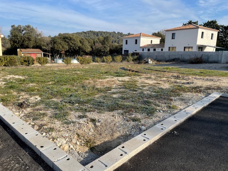 Terrain - Terrain à bâtir () à Pertuis (84), prix 190 000 €