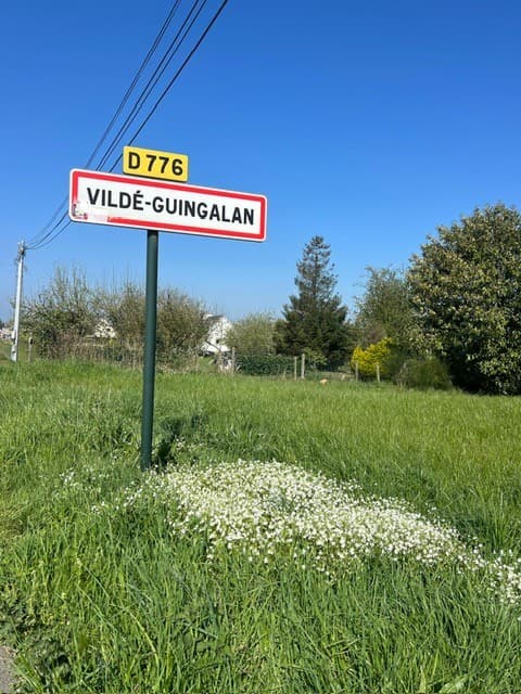 Terrain Vilde guingalan (22) - 736m² - 93600€ (photo 2/6)