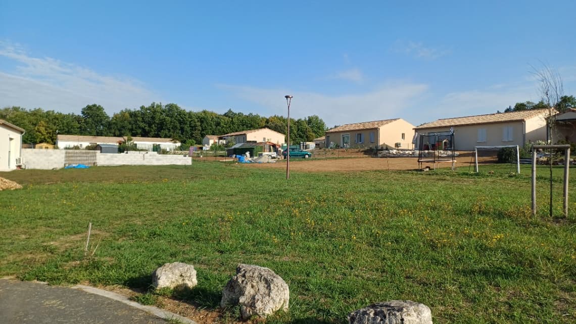 Lotissement Cherves richemont (16) - 552m² - 39000€ (photo 2/6)