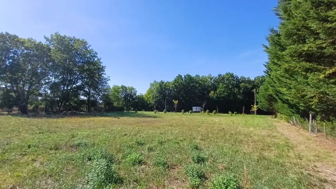 Lotissement Saintes (17) - 680m² - 68000€ (photo 2/4)