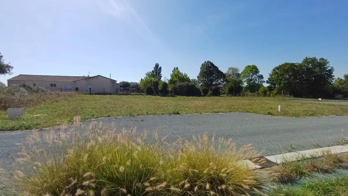 Lotissement - Terrains à bâtir - Saintes  à Saintes (17), prix 68 000 €