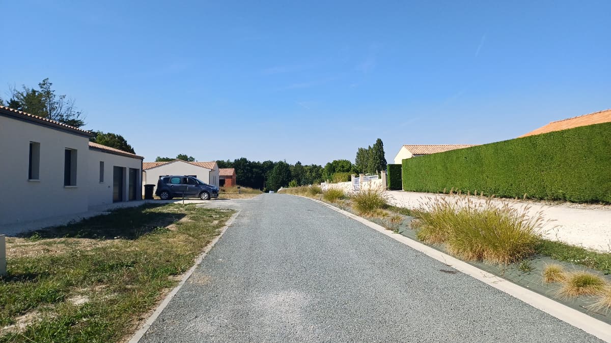Lotissement Saintes (17) - 680m² - 68000€ (photo 4/4)