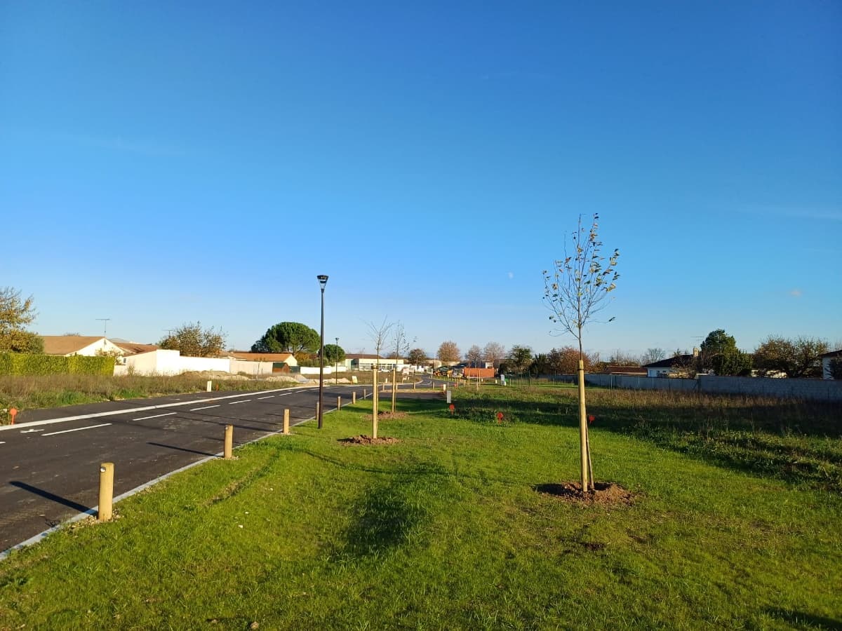 Lotissement - Terrain à bâtir - Châteaubernard à Chateaubernard (16), prix 45 900 €