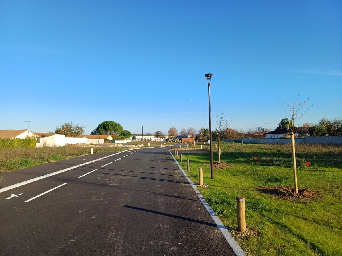 Lotissement Chateaubernard (16) - 373m² - 45900€ (photo 3/6)