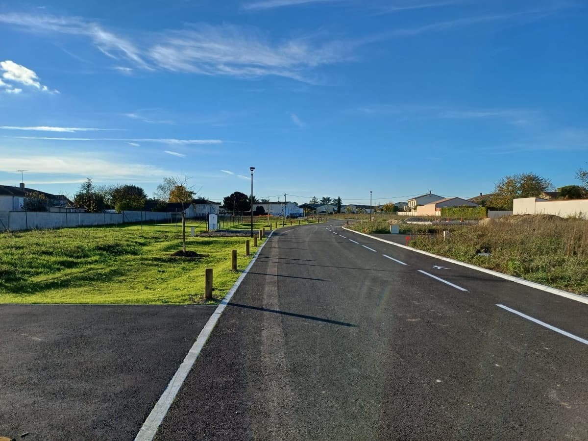 Lotissement Chateaubernard (16) - 373m² - 45900€ (photo 6/6)