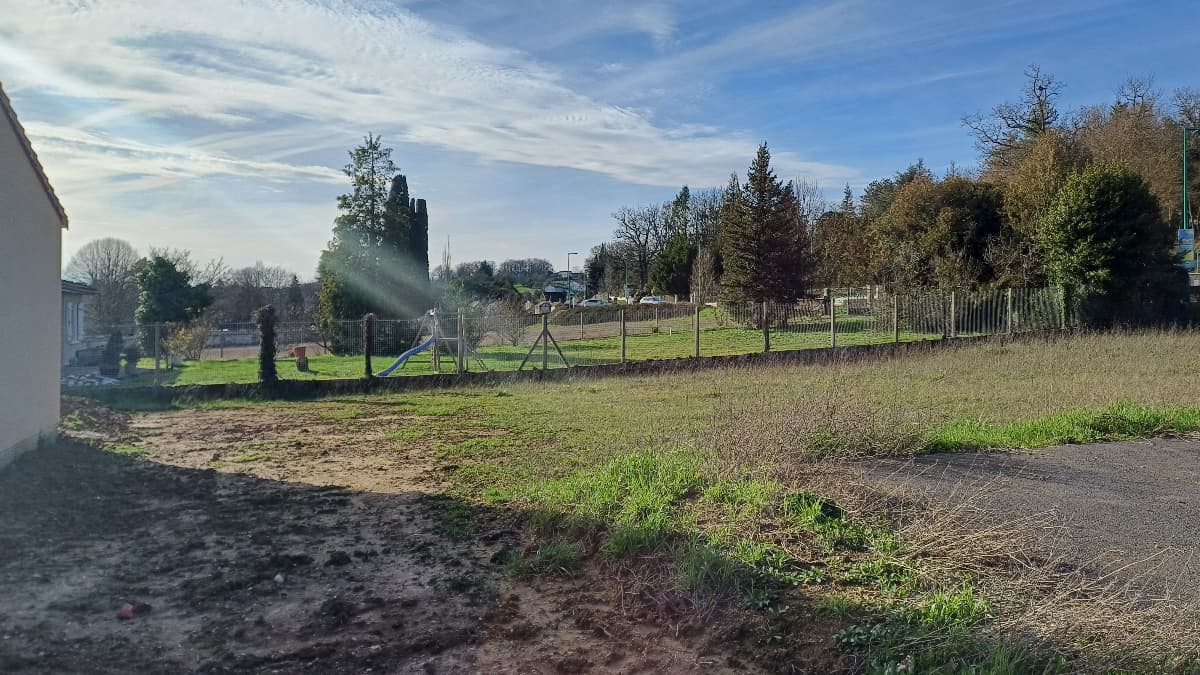 Lotissement Trois palis (16) - 237m² - 26000€ (photo 4/5)