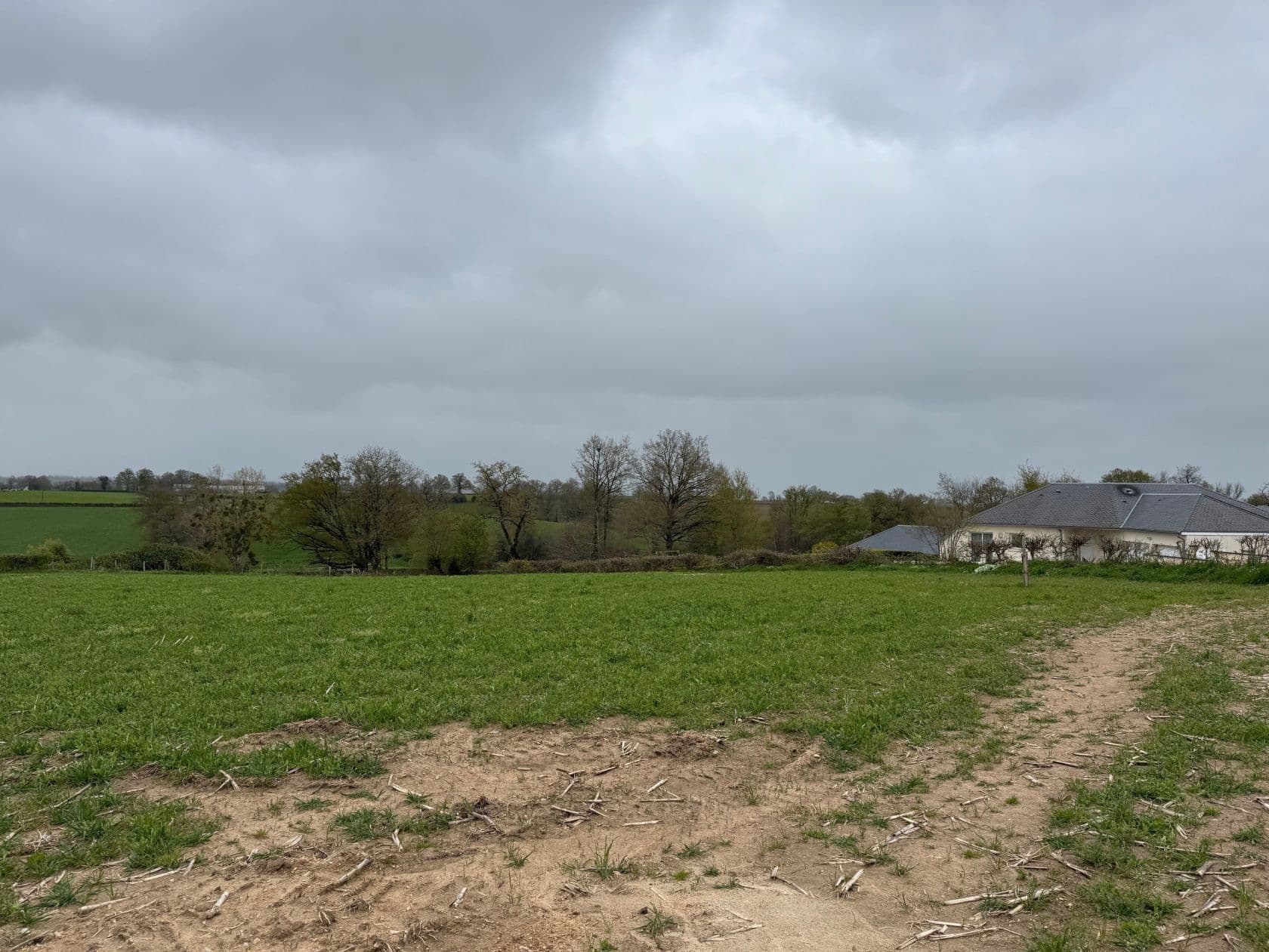 Terrain MANHAC (12) - 1000m² - 75000€ (photo 3/4)