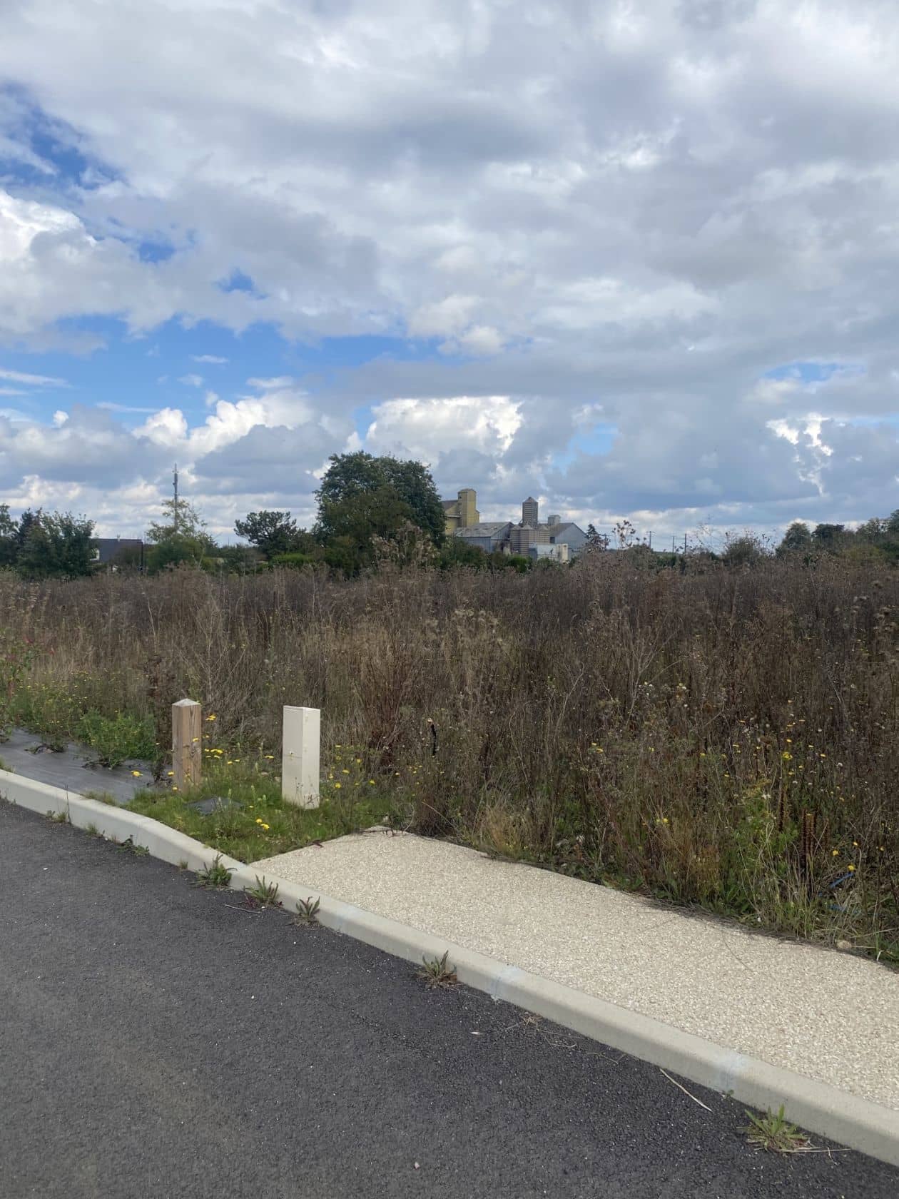 Terrain - Terrain à bâtir de 415 m² à CHAMPMOTTEUX (91) à Rue du chateau gaillard (91), prix 88 000 €