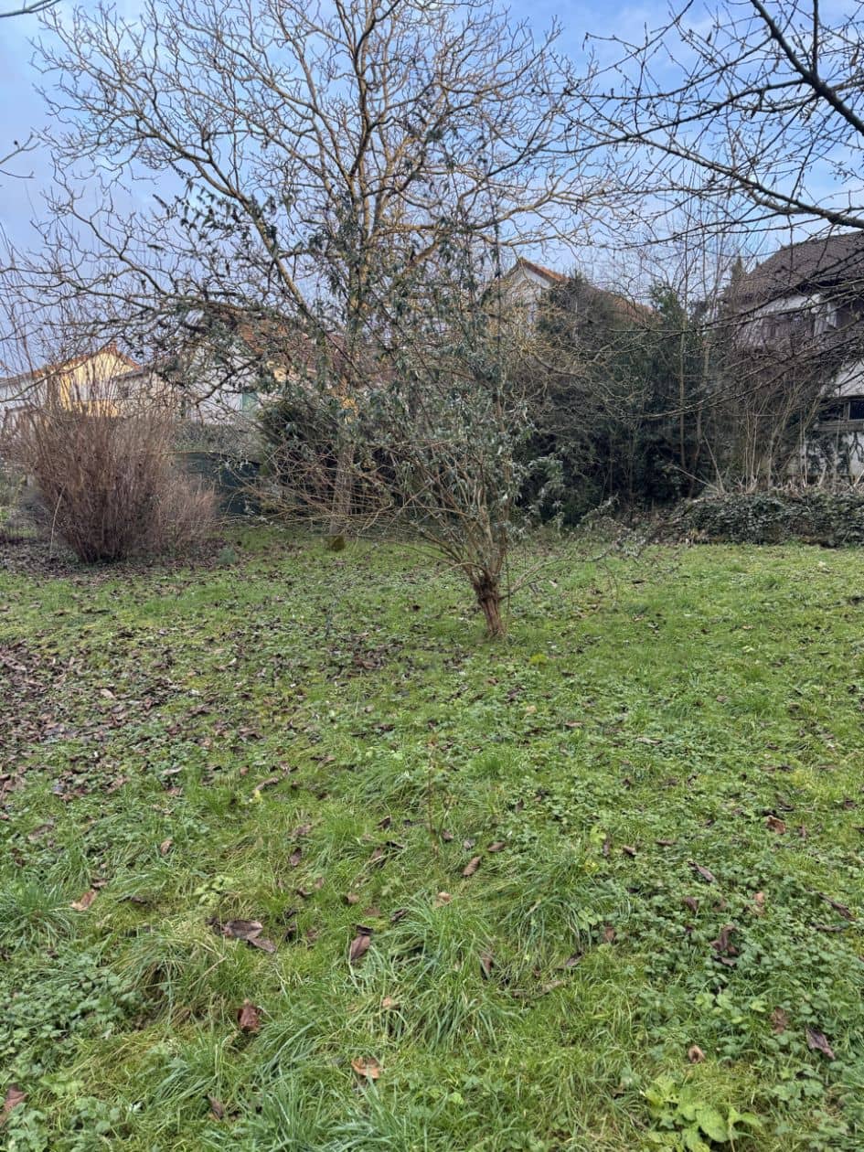 Terrain - Terrain à bâtir de 658 m² à COMBS-LA-VILLE (77) à 28, rue du Haut de la Couture (77), prix 188 000 €