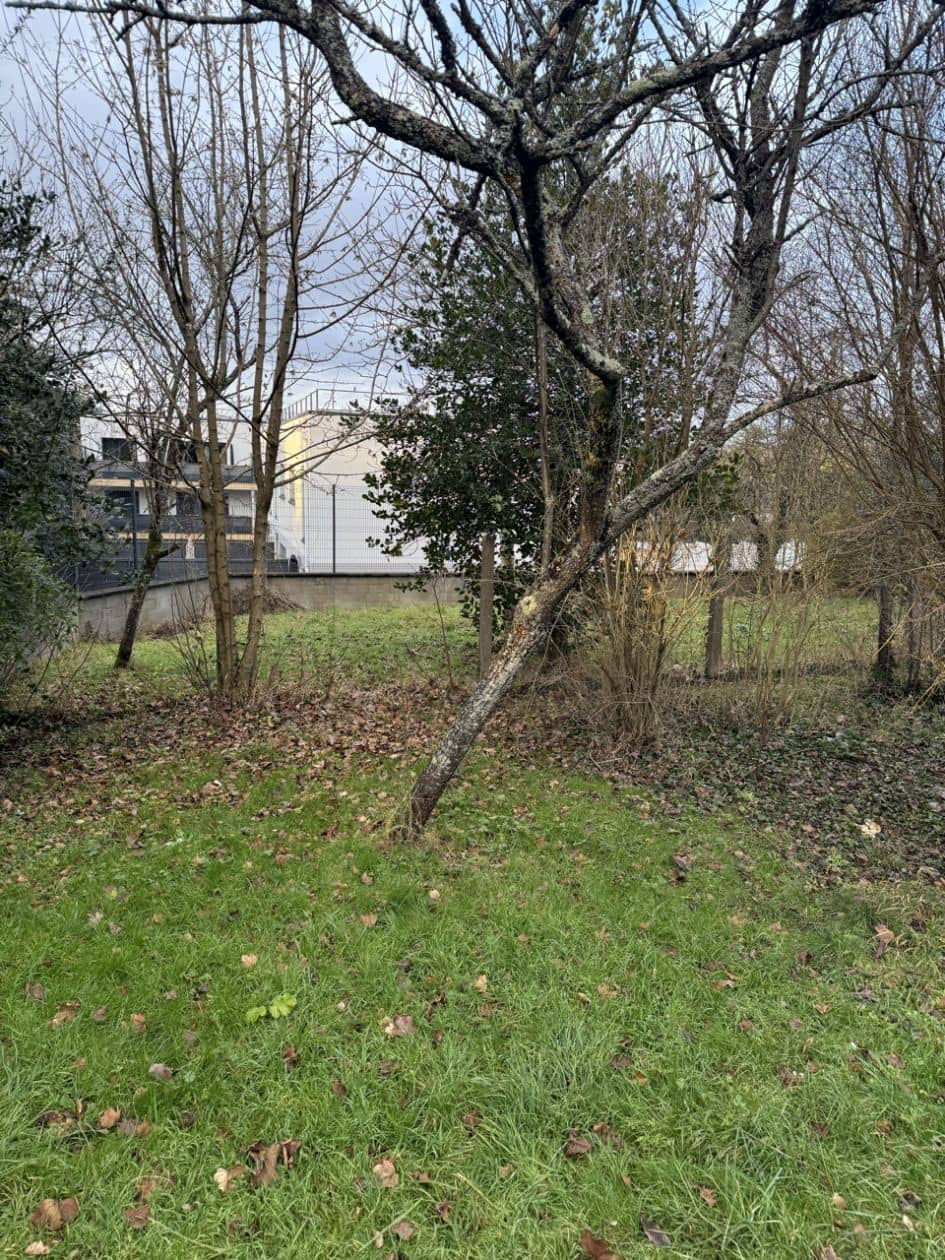 Terrain - Terrain à bâtir de 658 m² à COMBS-LA-VILLE (77) à 28, rue du Haut de la Couture (77), prix 189 000 €