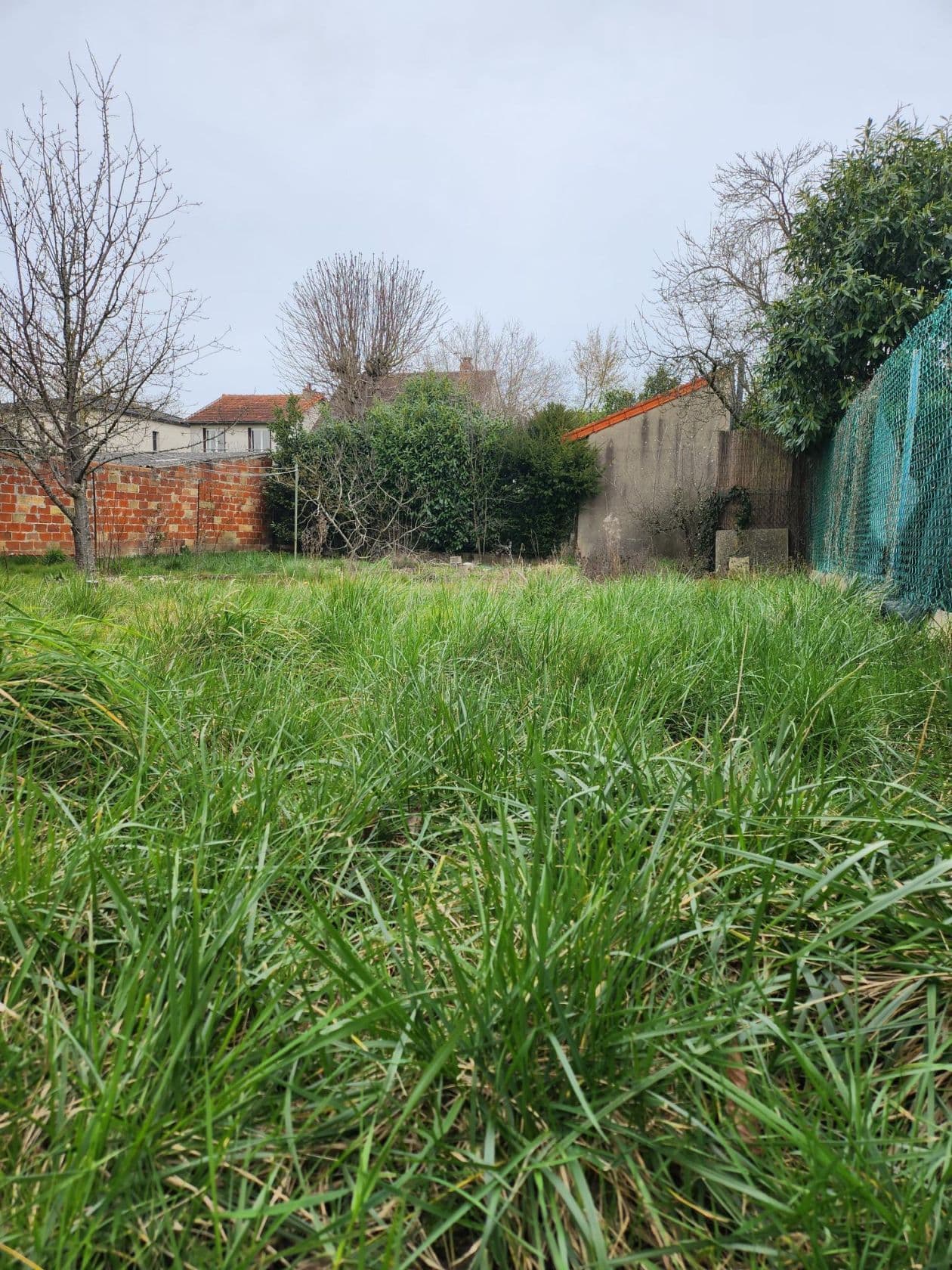 Terrain - Terrain à bâtir de 177 m² à PRINGY (77) à 119 Av de fontainebleau (77), prix 108 000 €