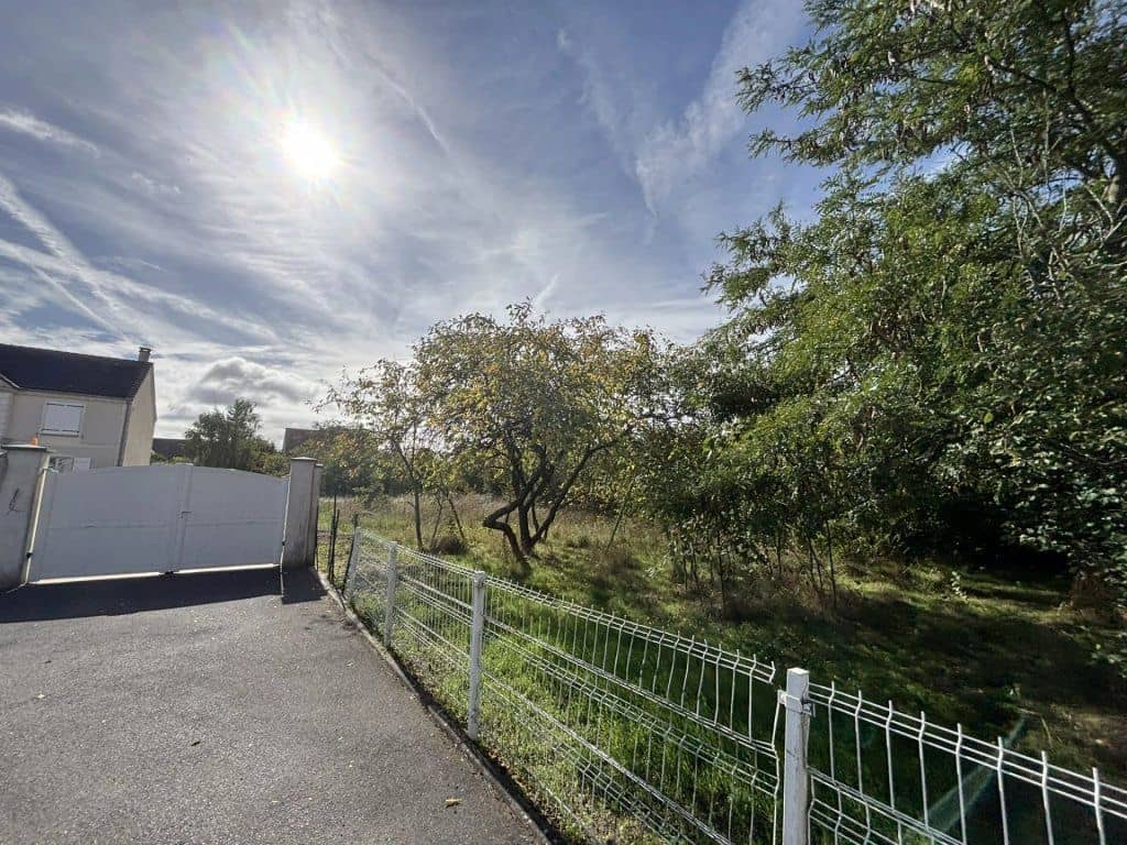 Terrain - Terrain à bâtir de 465 m² à MONTESSON (78) à MONTESSON (78), prix 395 000 €
